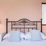Veggera 4* Perissa (Santorini)