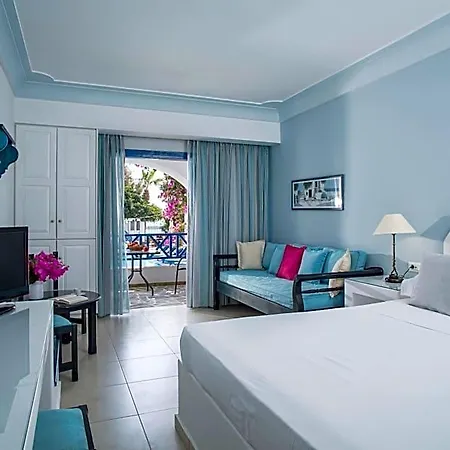 Veggera 4* Perissa (Santorini)