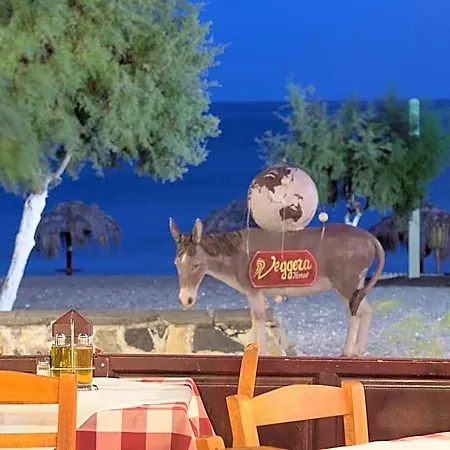 Veggera Resort Perissa (Santorini)