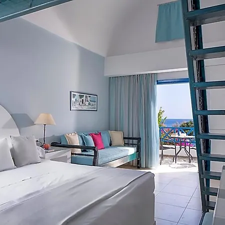 Veggera 4* Perissa (Santorini)