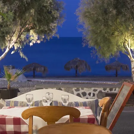 Veggera 4* Perissa (Santorini)
