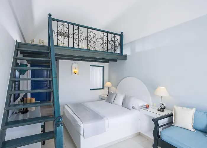 Veggera 4* Perissa (Santorini)