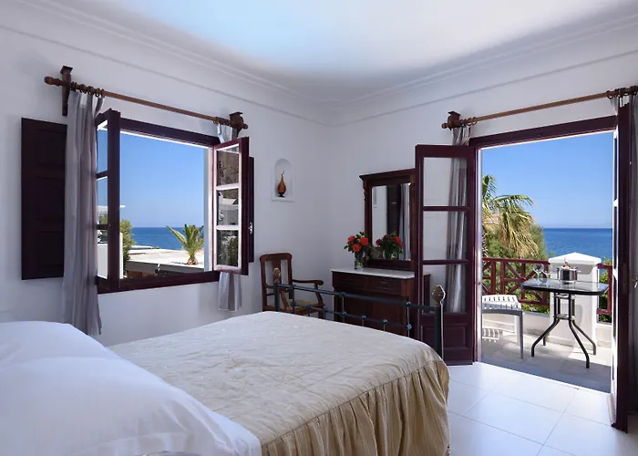 Veggera 4* Perissa (Santorini)