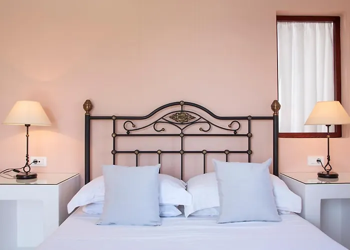 Veggera 4* Perissa (Santorini)